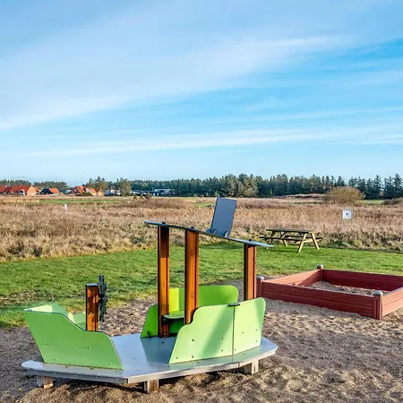 Laksen 42 With Golf Course Views
